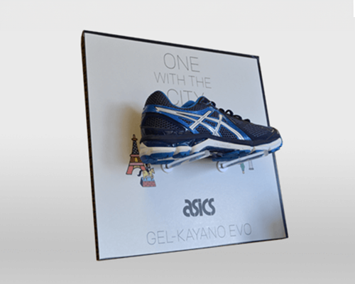 Asics-Shoedisplay