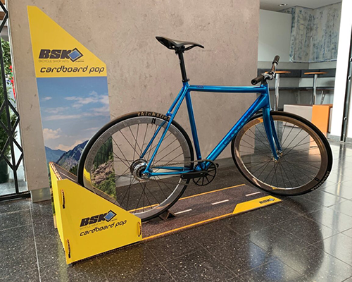 Maatwerk kartonnen stand fietsen